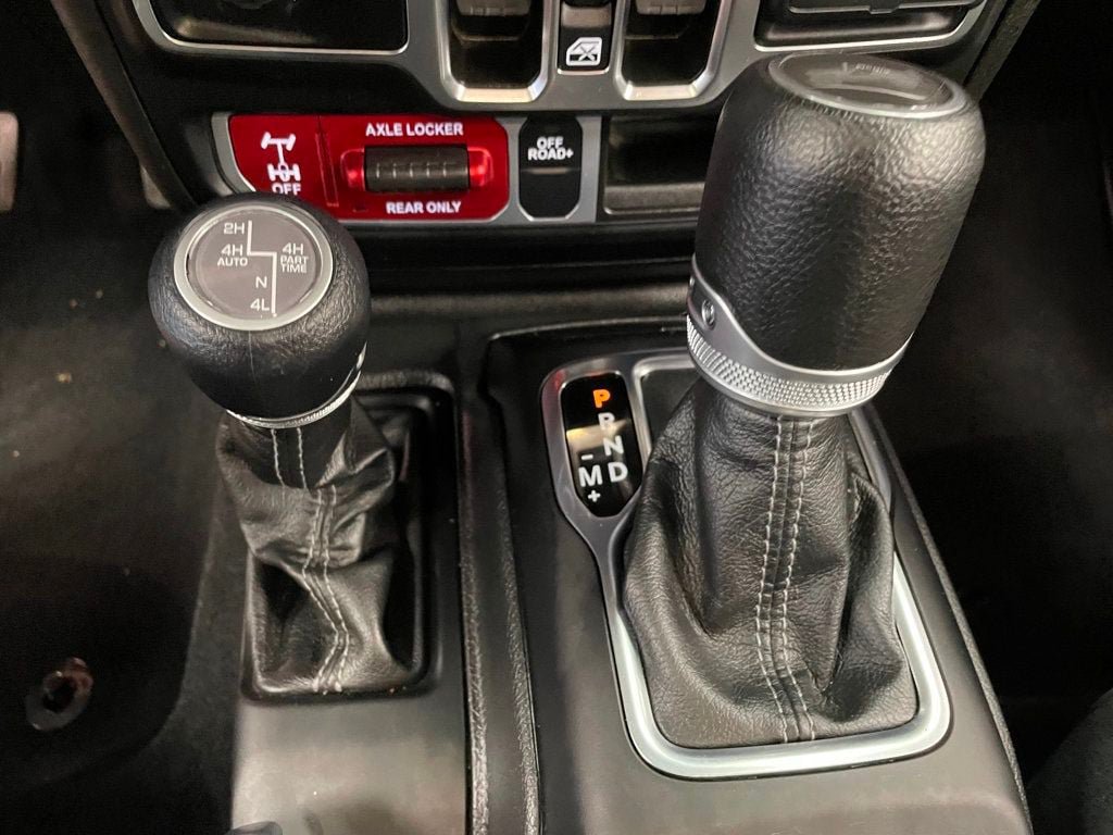 Used 2024 Jeep Wrangler Unlimited AWD/4WD image 27