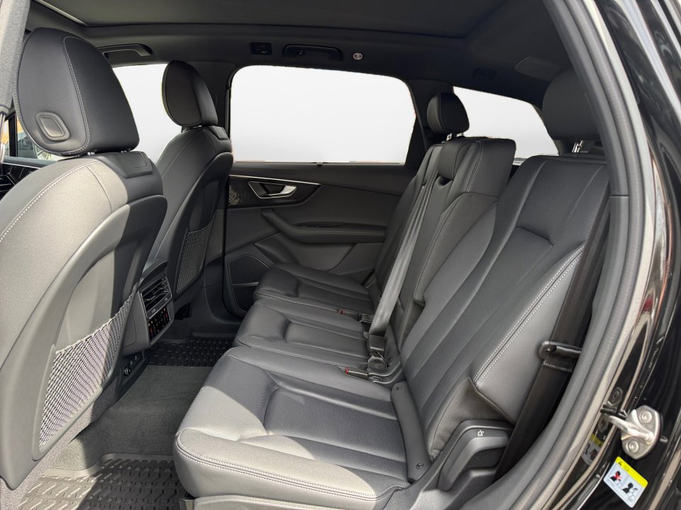 New 2026 Audi Q7 3.0T Premium Plus image 13
