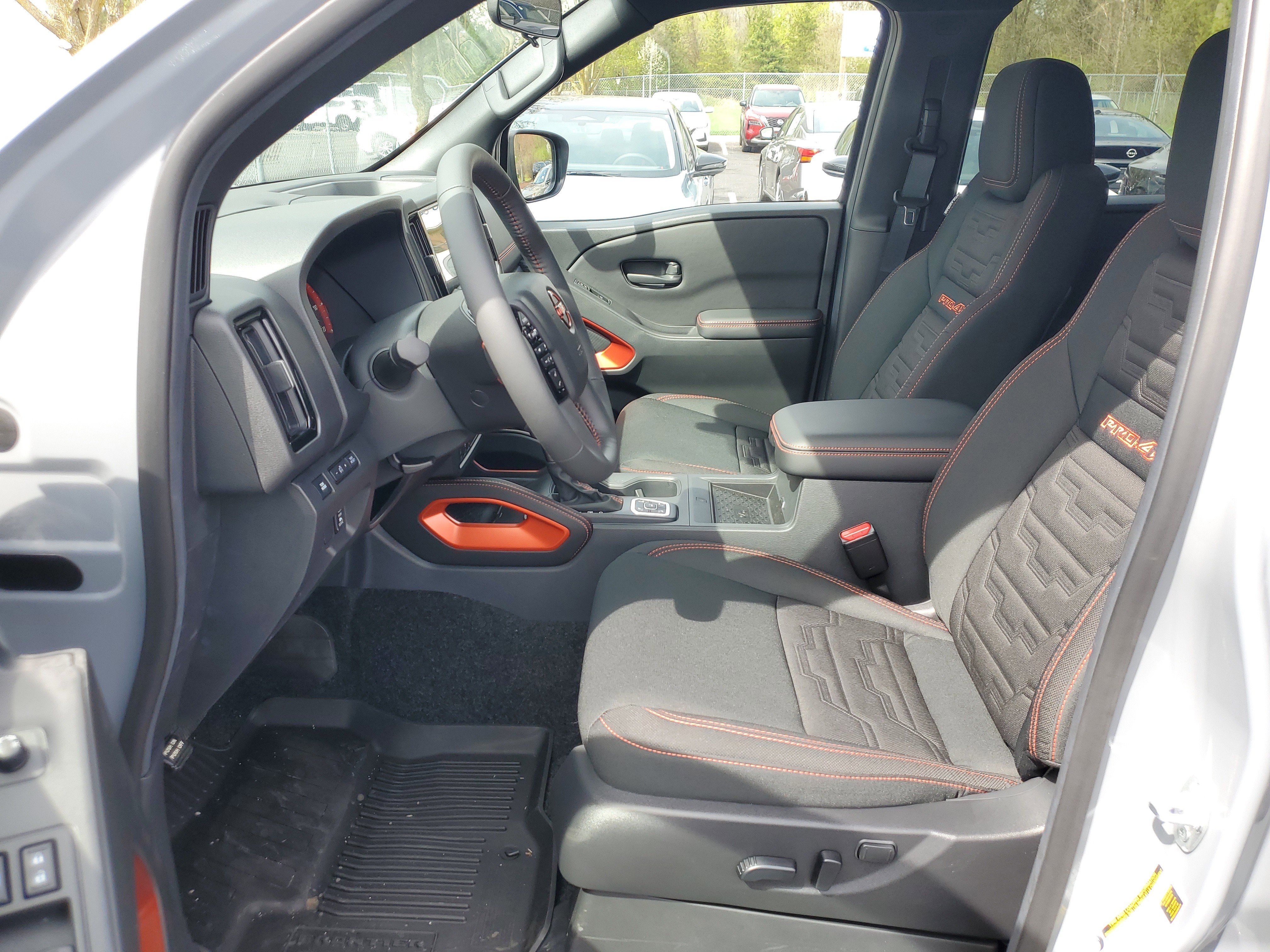 New 2026 Nissan Frontier PRO-4X w/ Pro-4x Convenience Package AWD/4WD image 5