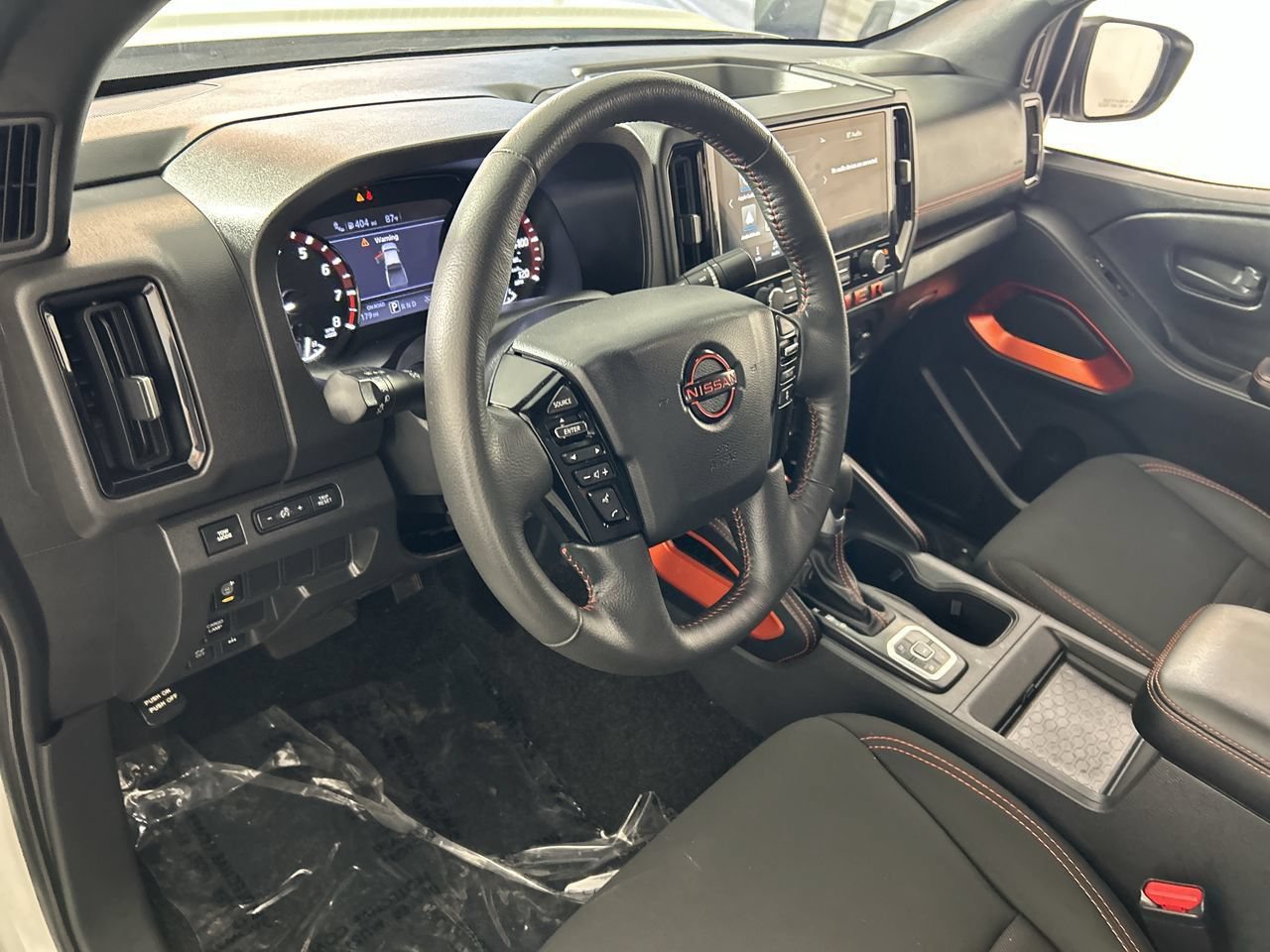Used 2026 Nissan Frontier PRO-4X AWD/4WD image 12
