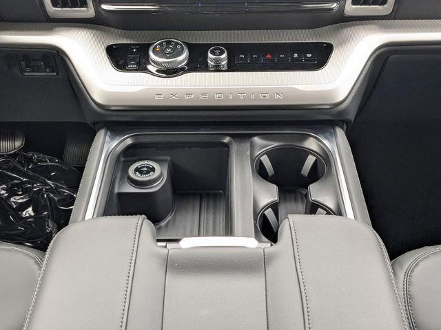 New 2026 Ford Expedition Active image 19