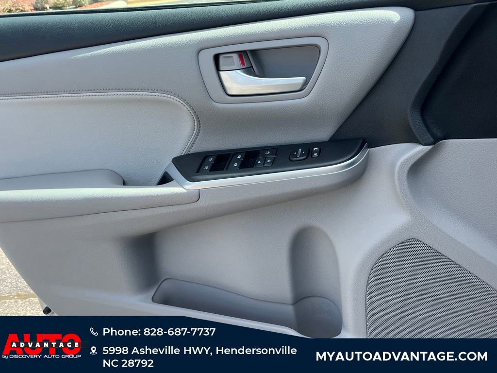 Used 2015 Toyota Camry XLE w/ Moonroof Package FWD image 23