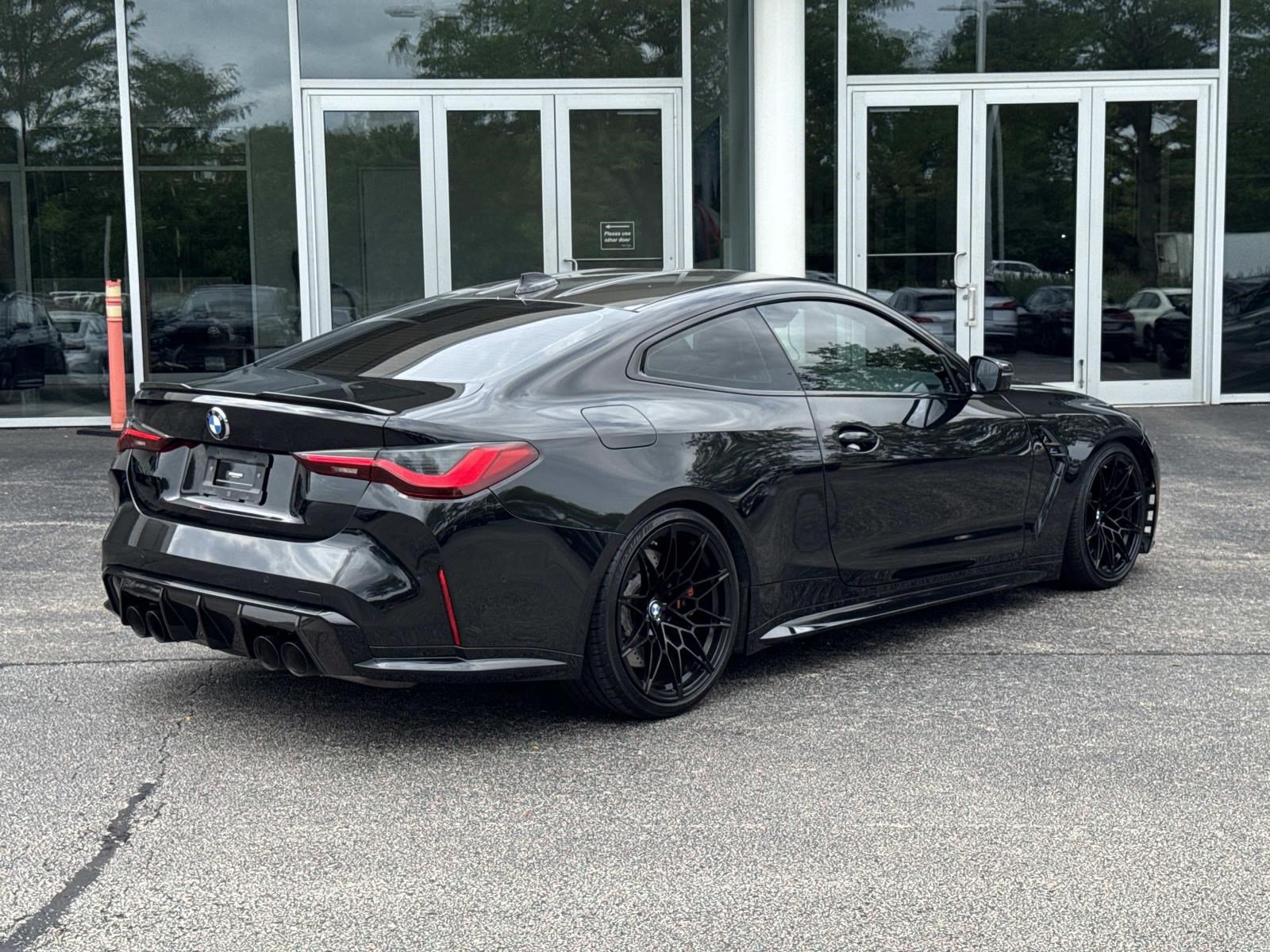 Used 2022 BMW M4 xDrive Competition w/ M Carbon Exterior Package AWD/4WD image 5