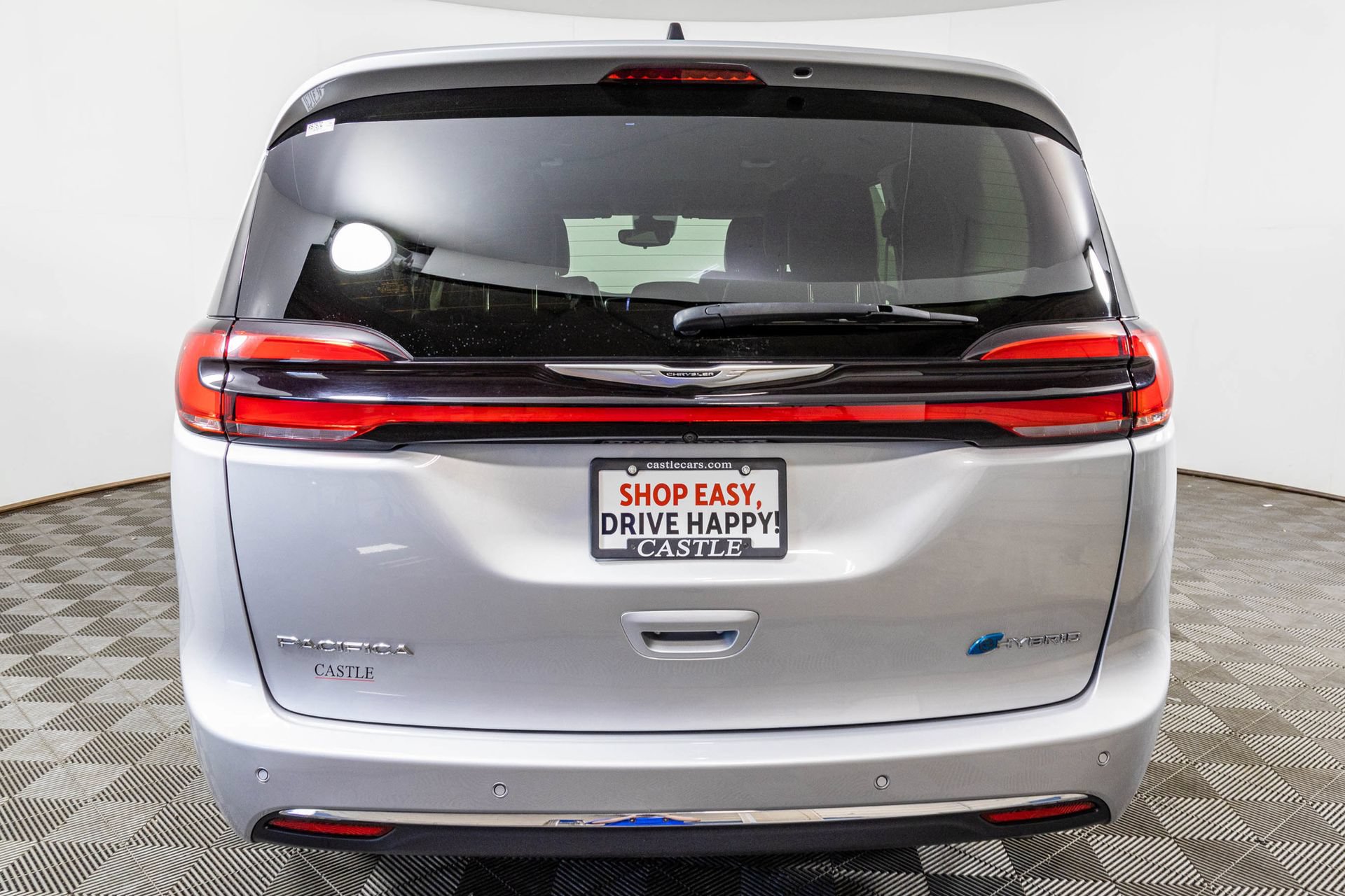 Used 2024 Chrysler Pacifica Limited FWD image 17