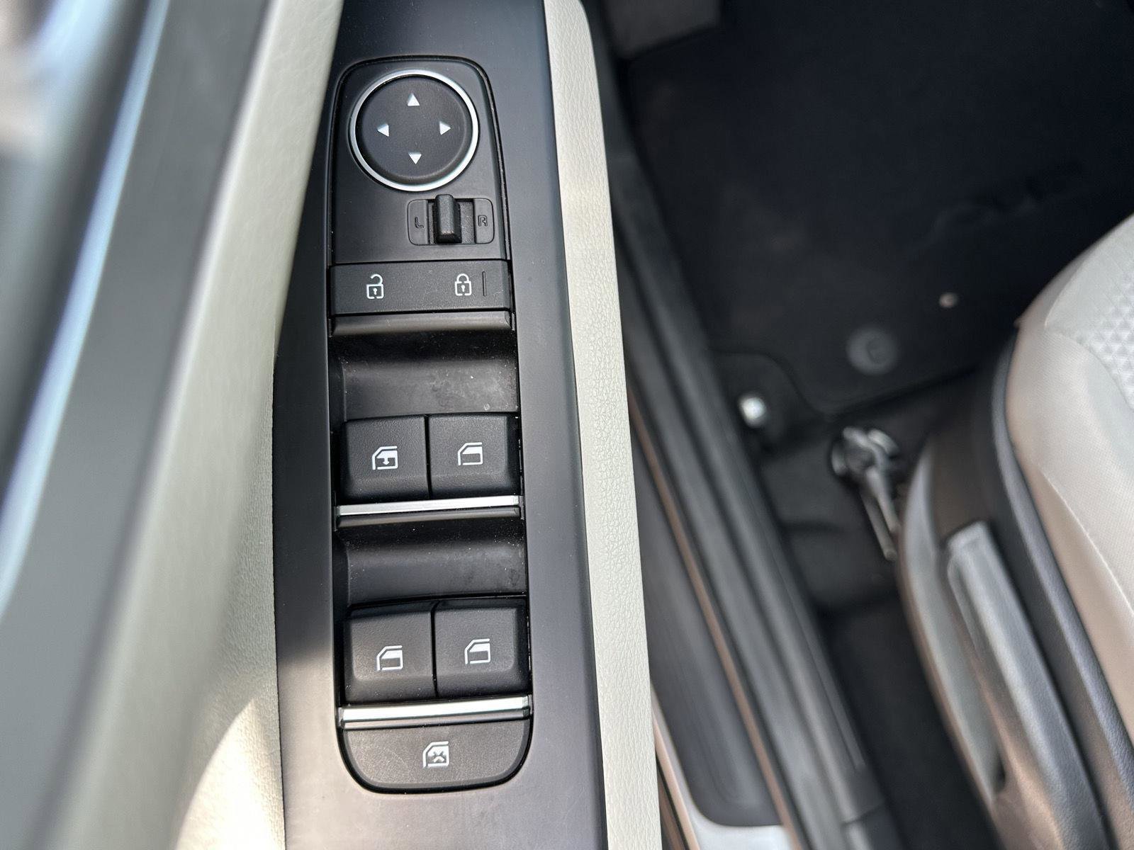 Used 2025 Kia Soul LX FWD image 19