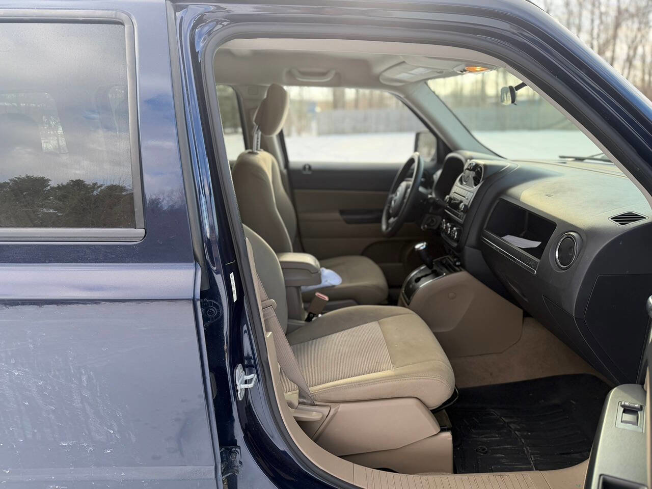 Used 2015 Jeep Patriot Sport w/ Power Value Group AWD/4WD image 16