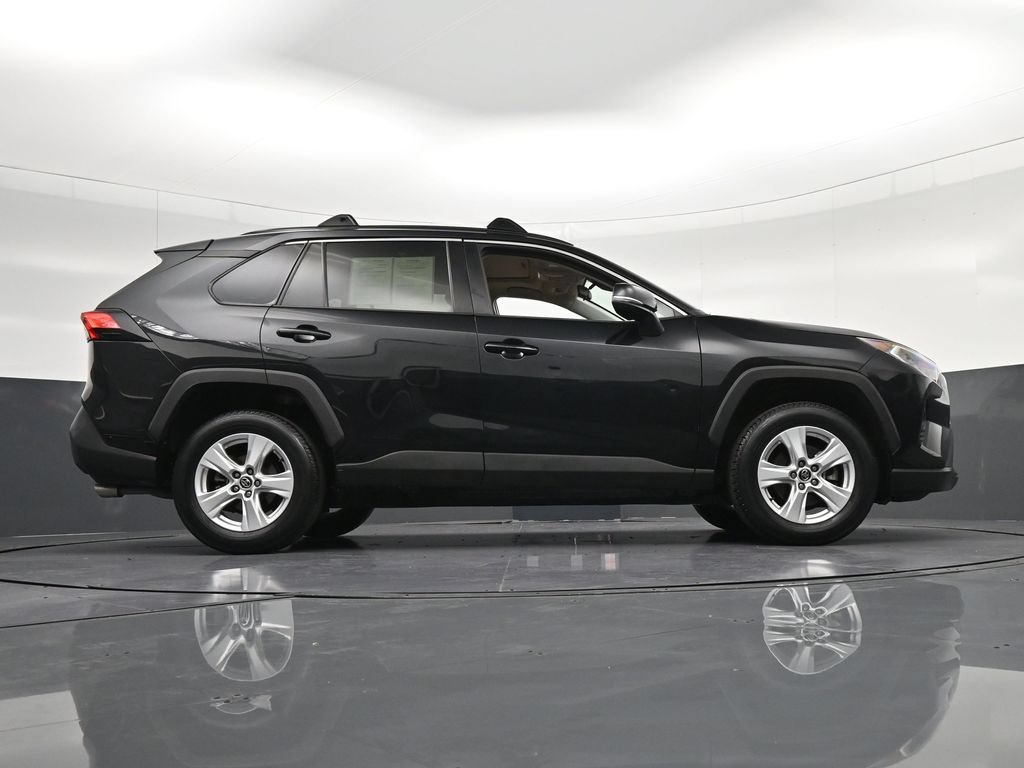 Used 2020 Toyota RAV4 XLE w/ Convenience Package FWD image 31
