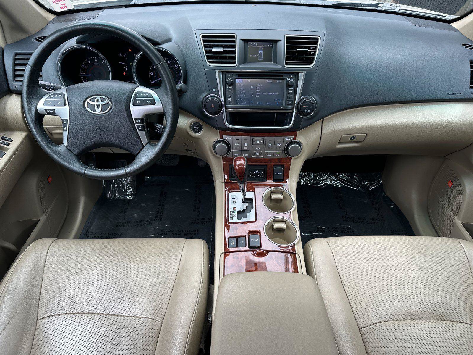 Used 2013 Toyota Highlander Limited AWD/4WD image 12