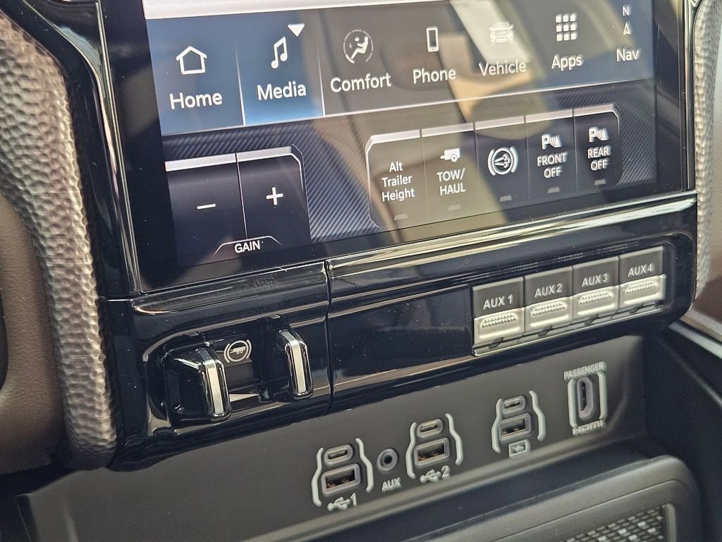 New 2026 RAM 3500 Longhorn AWD/4WD image 36