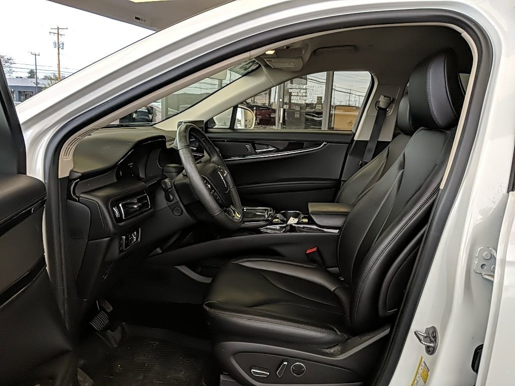 Certified 2023 Lincoln Nautilus AWD w/ Premium Package image 10