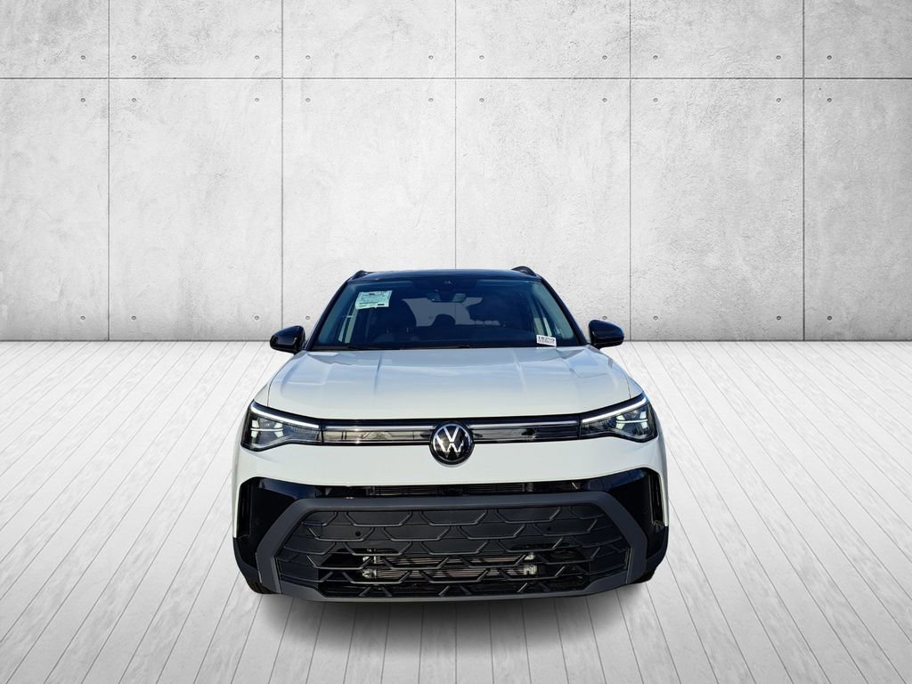 New 2026 Volkswagen Taos SE image 2