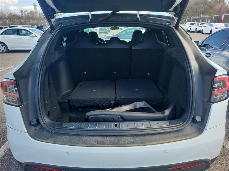 Used 2018 Tesla Model X 75D image 11