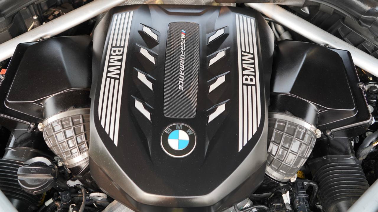Used 2021 BMW X6 M50i w/ Executive Package AWD/4WD image 94