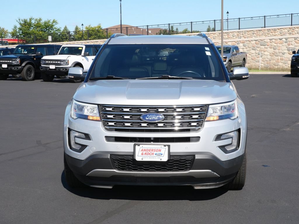 Used 2017 Ford Explorer Limited AWD/4WD image 2
