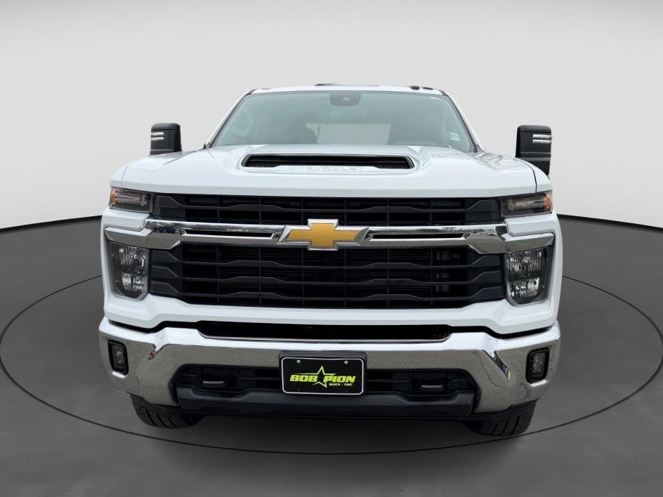 Used 2024 Chevrolet Silverado 2500 LT w/ Convenience Package image 2