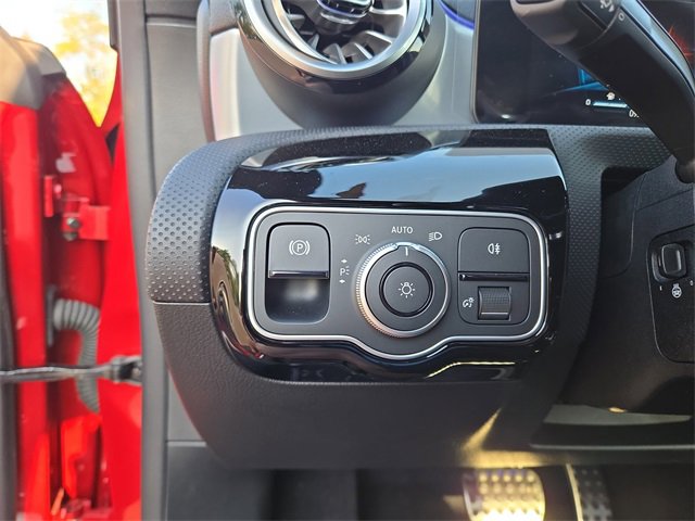 New 2025 Mercedes-Benz CLA 35 AMG 4MATIC image 21