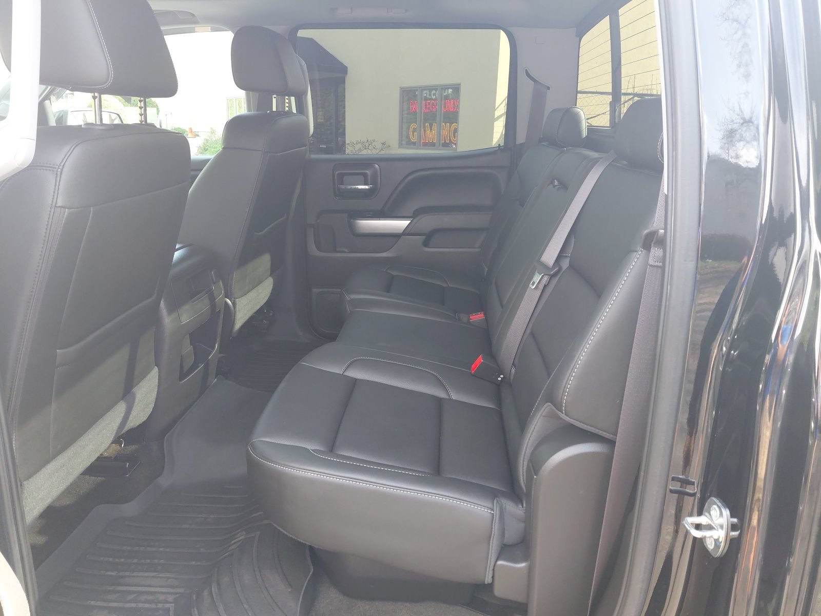Used 2017 Chevrolet Silverado 1500 LTZ Z71 w/ LTZ Plus Package AWD/4WD image 12
