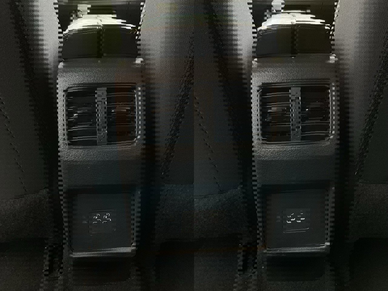 Used 2025 Nissan Rogue SV image 19