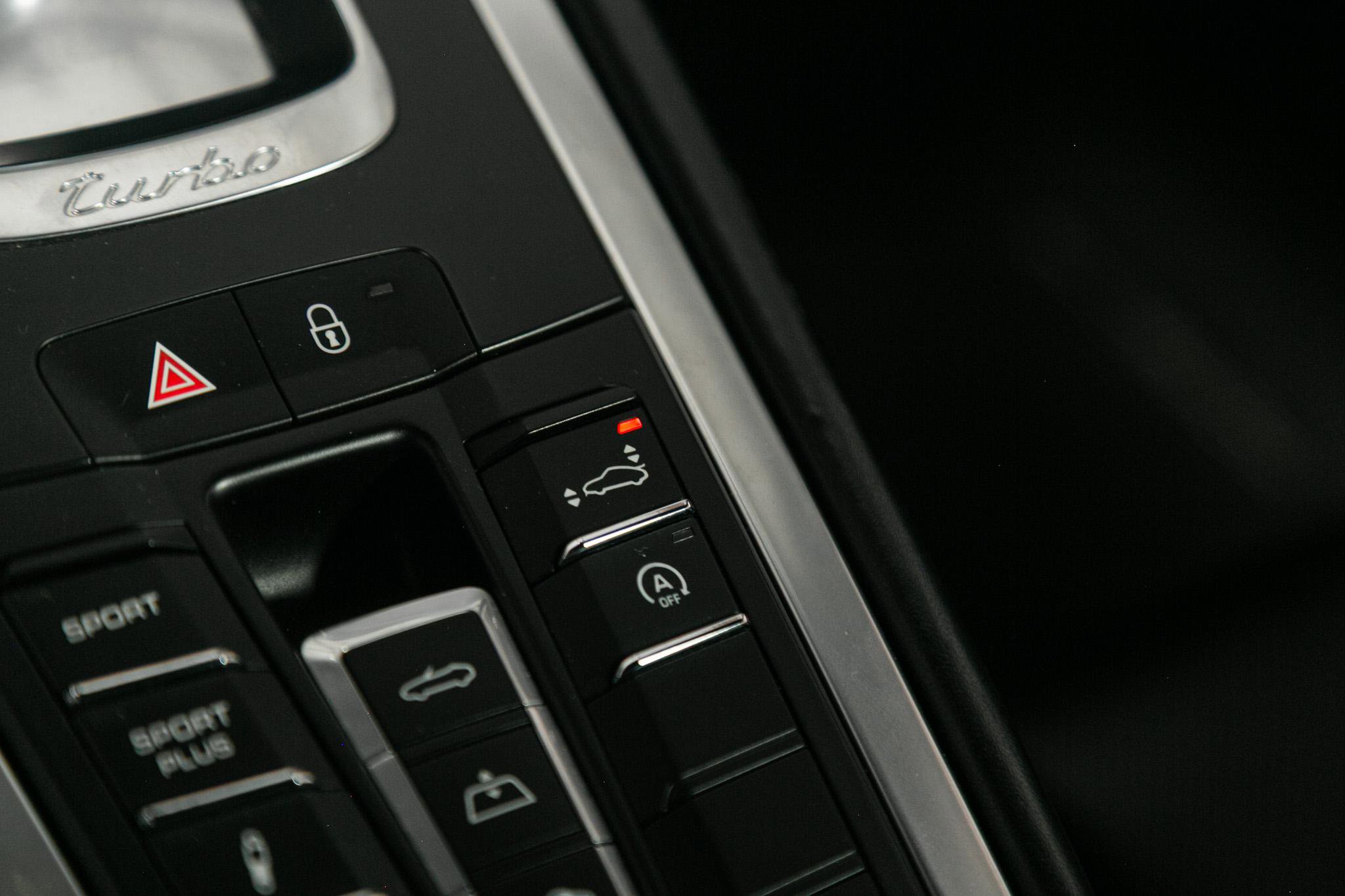 Used 2015 Porsche 911 Turbo image 30