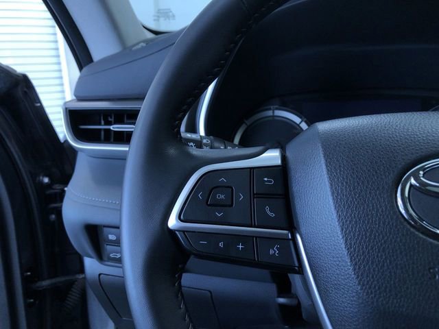 Used 2023 Toyota Highlander XLE image 26