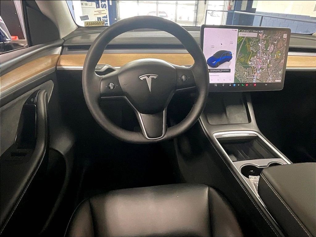 Used 2024 Tesla Model Y Long Range AWD/4WD image 17