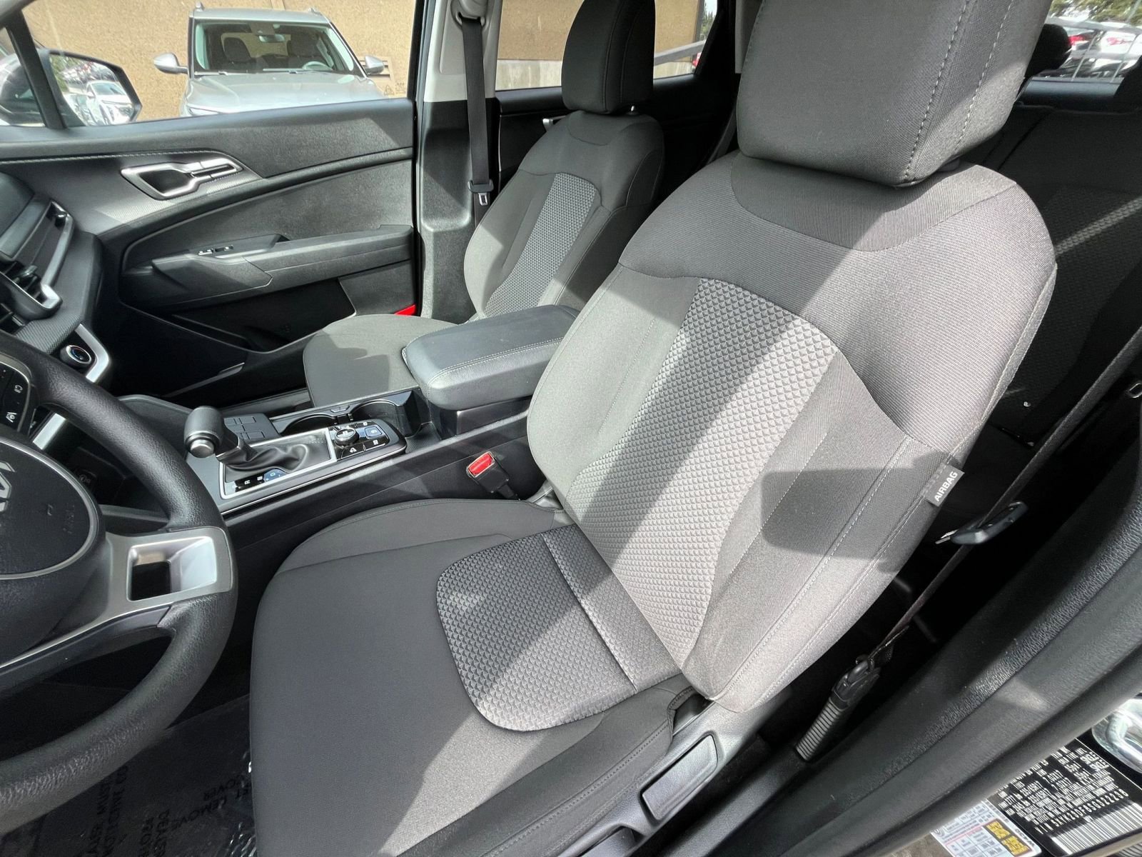 Used 2025 Kia Sportage LX FWD image 36