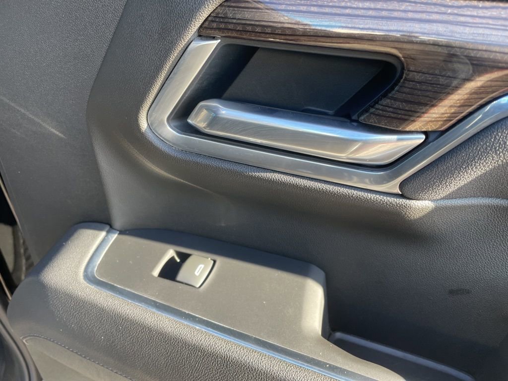 Used 2025 Chevrolet Silverado 1500 LT image 33