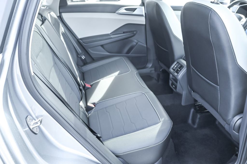 New 2025 Volkswagen Taos SE image 38