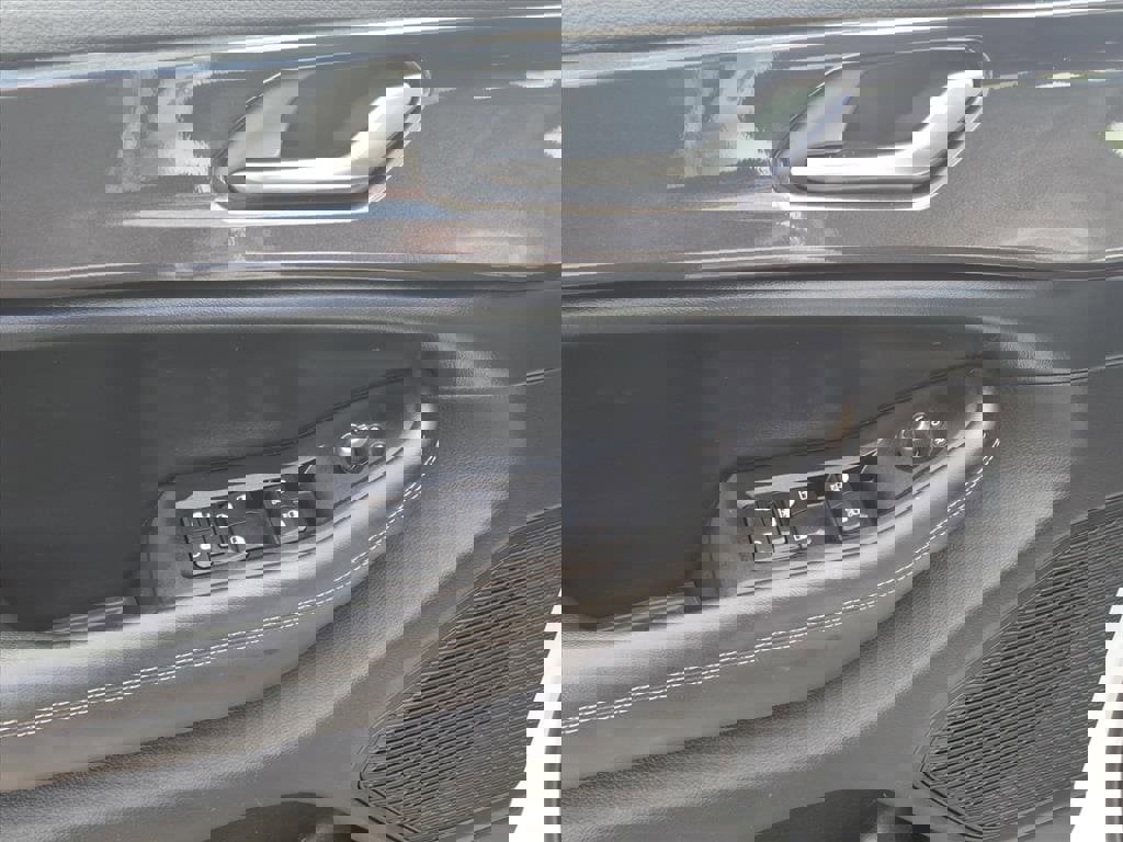 Used 2023 Jeep Grand Cherokee L Laredo w/ Luxury Tech Group I image 13