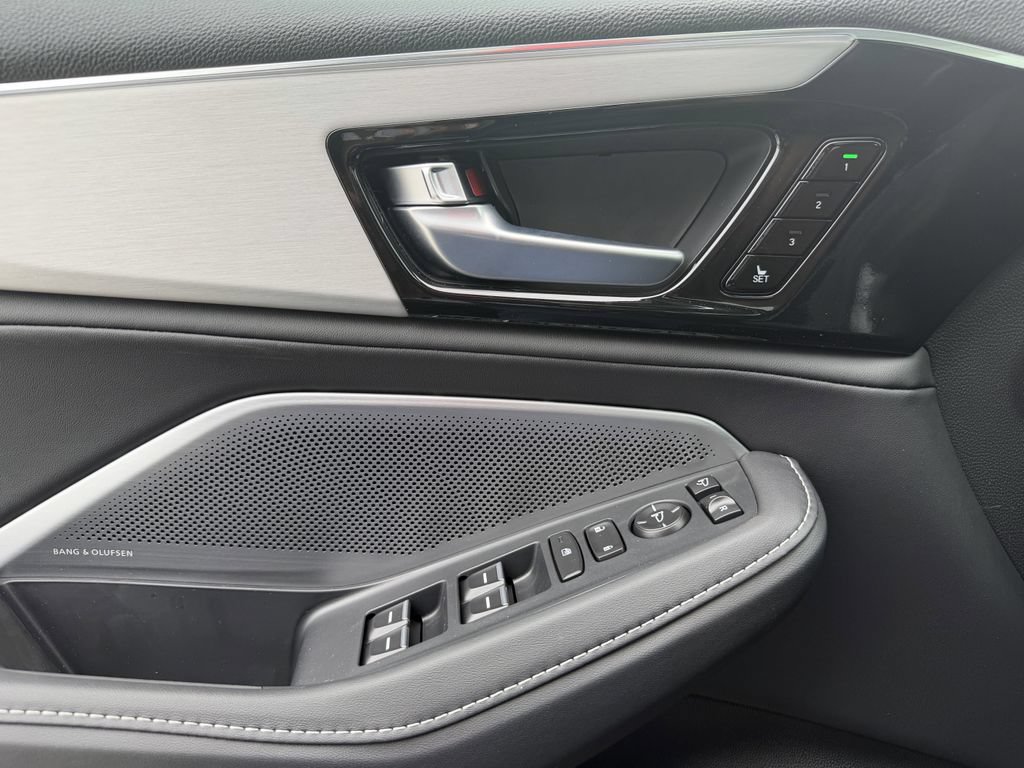 New 2026 Acura MDX w/ Technology Package FWD image 19