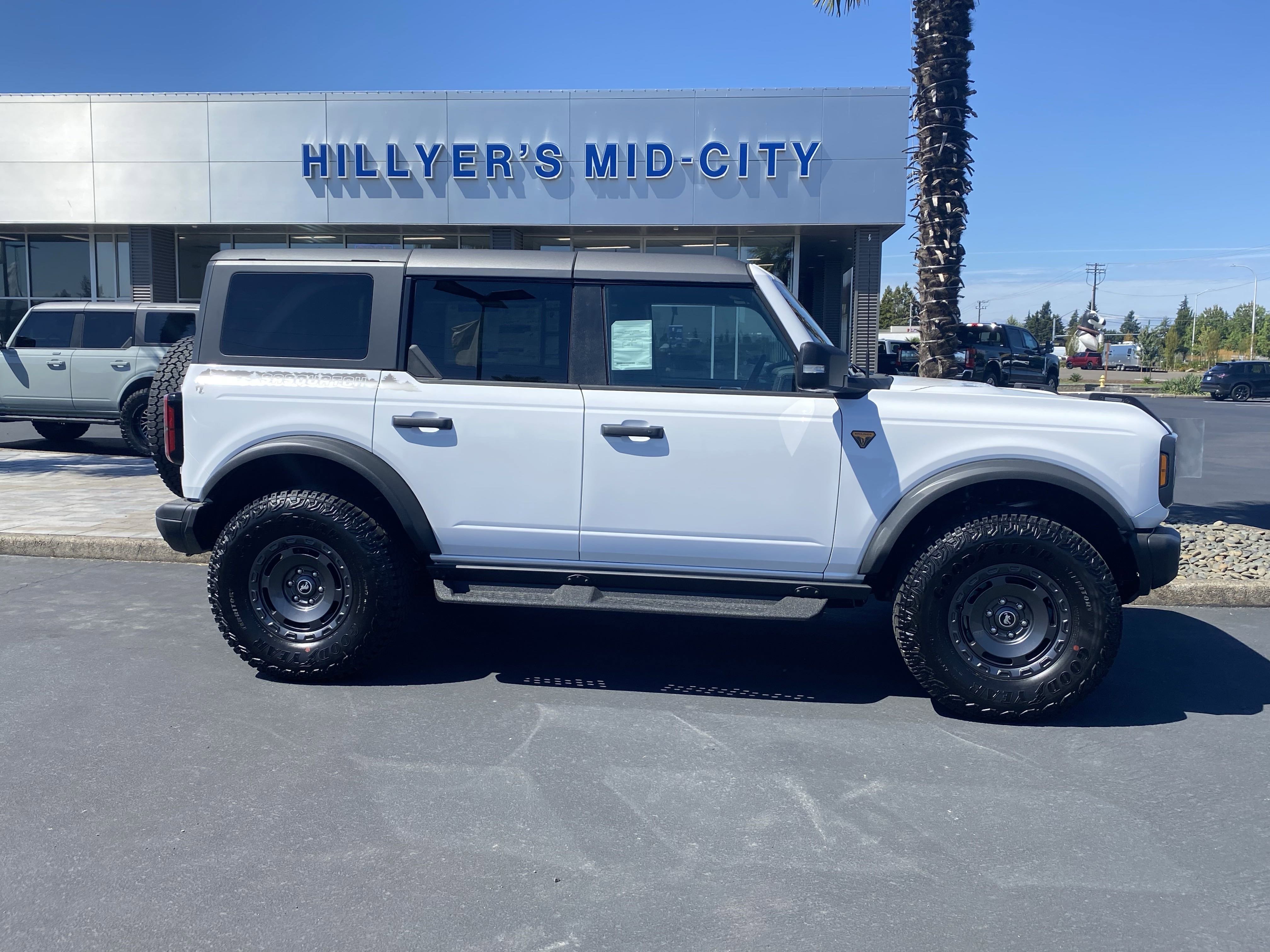 New 2025 Ford Bronco Badlands image 2