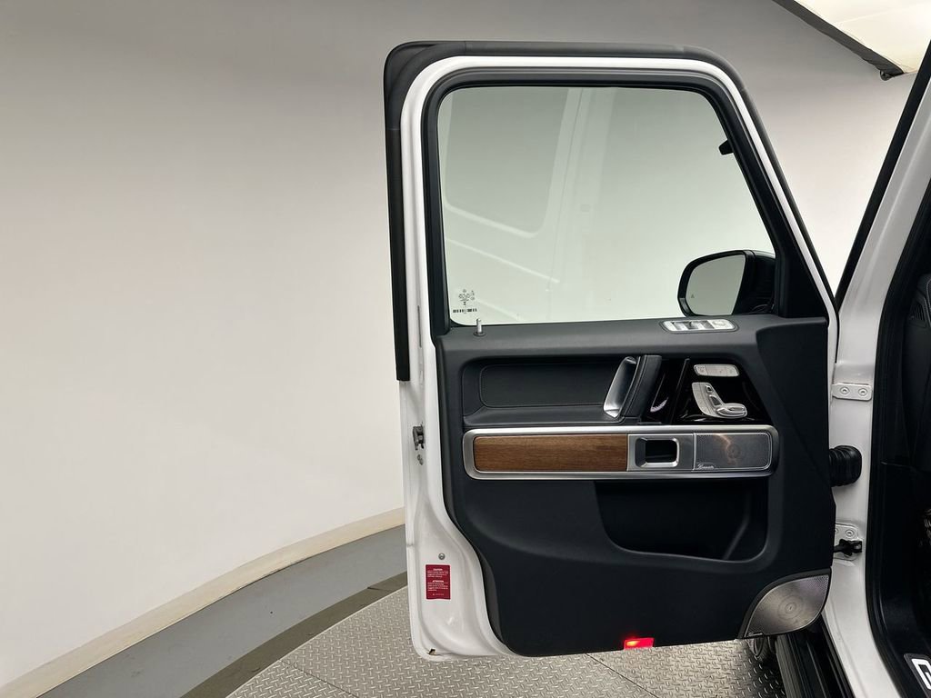 Used 2024 Mercedes-Benz G 550 image 9