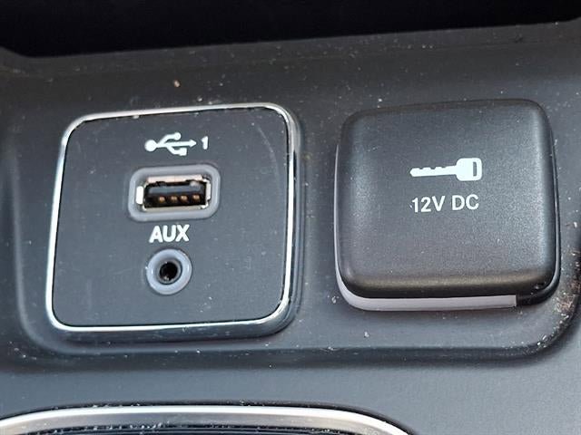 Used 2021 Jeep Cherokee Limited AWD/4WD image 26