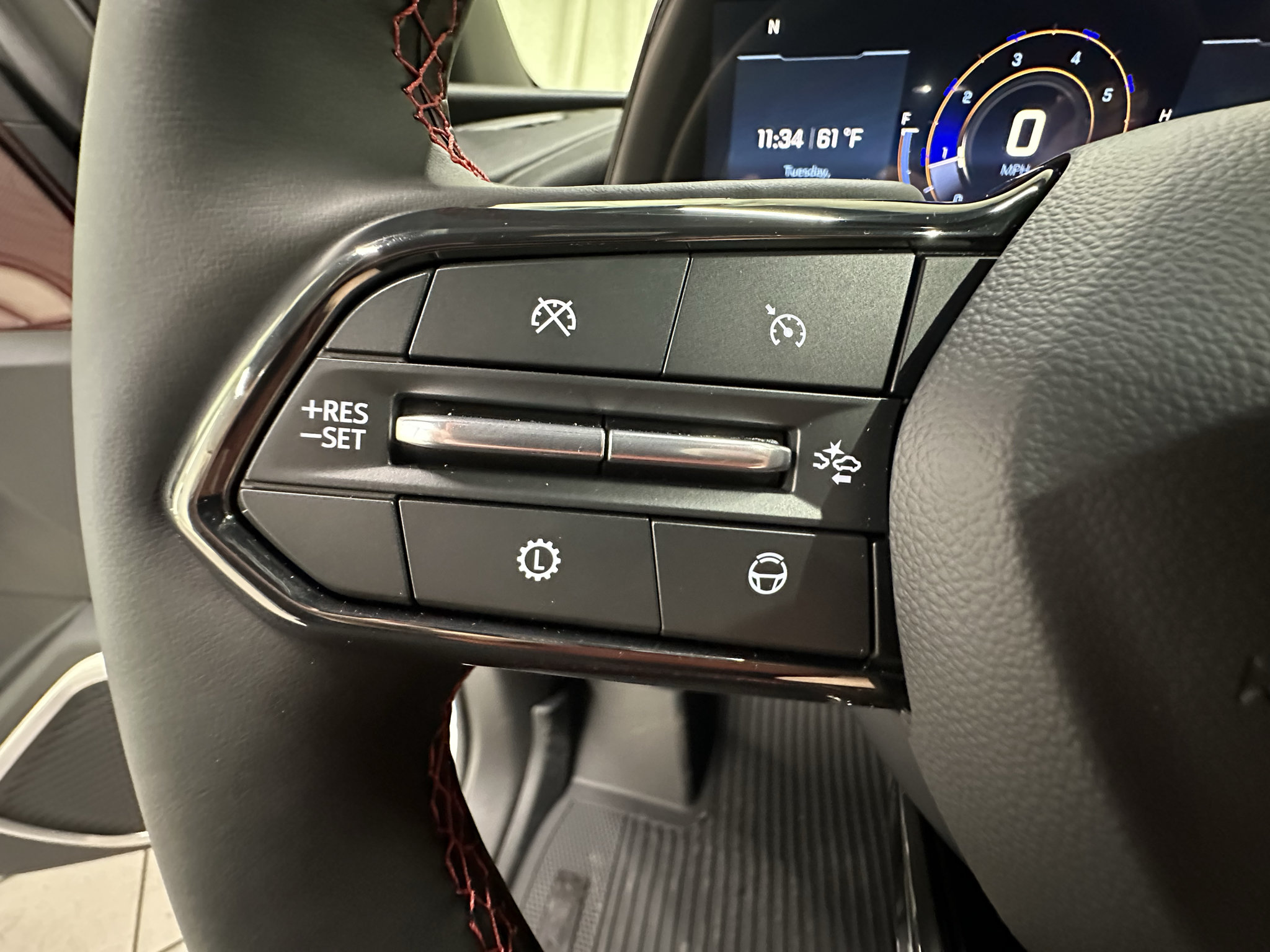 New 2027 Chevrolet Traverse RS w/ LPO, Floor Liner Package AWD/4WD image 33