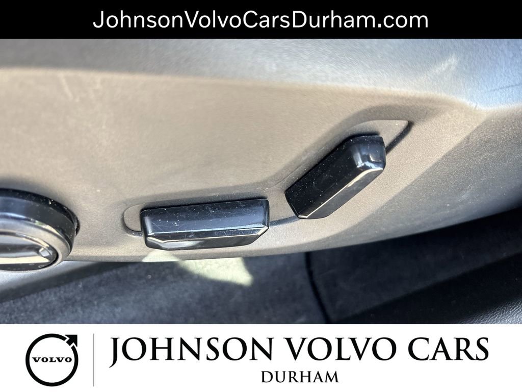 Used 2023 Volvo XC60 B5 Plus w/ Climate Package AWD/4WD image 14