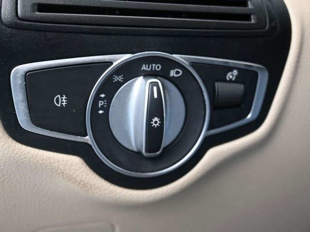 Used 2021 Mercedes-Benz GLC 300 image 24