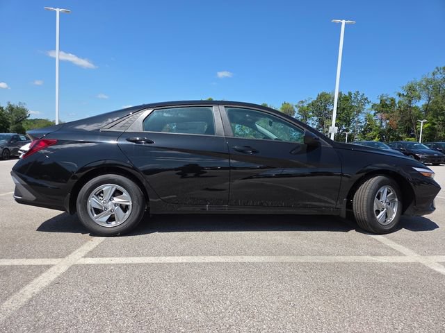 New 2026 Hyundai Elantra SE FWD image 15