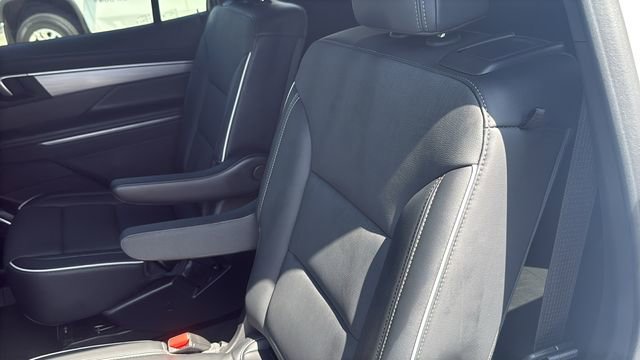 Used 2025 Buick Enclave Preferred FWD image 25