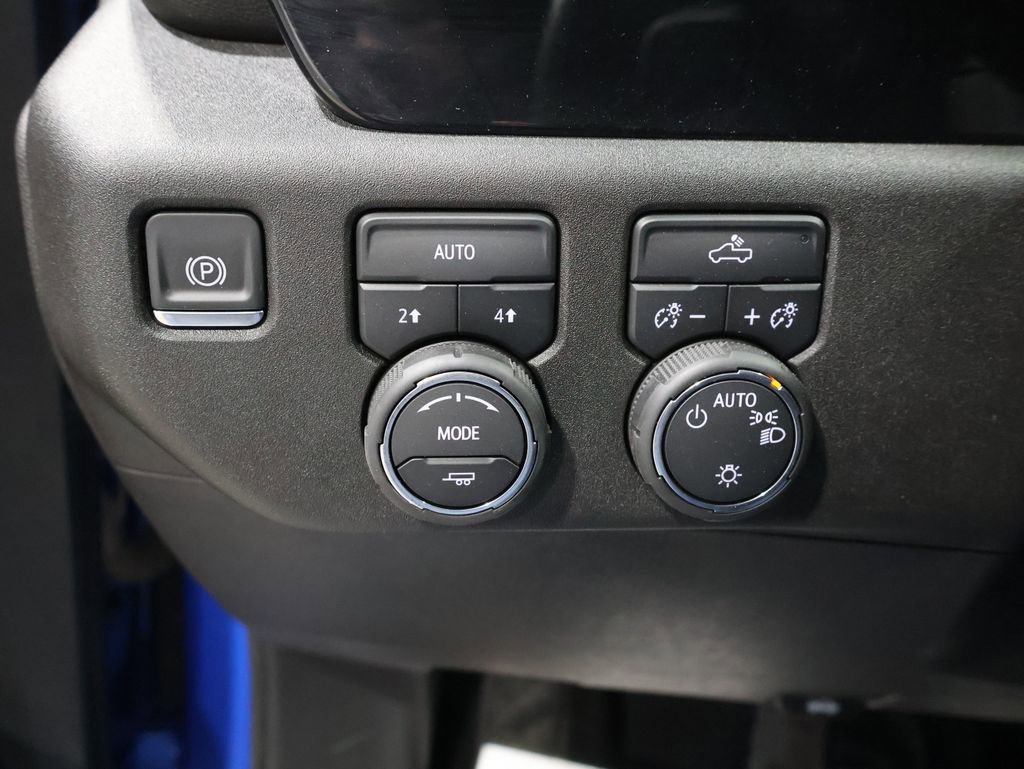 Used 2025 Chevrolet Silverado 1500 LT image 29