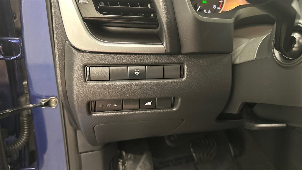 Certified 2023 Nissan Rogue SV w/ SV Premium Package image 20