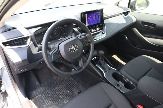 Used 2025 Toyota Corolla LE FWD image 10