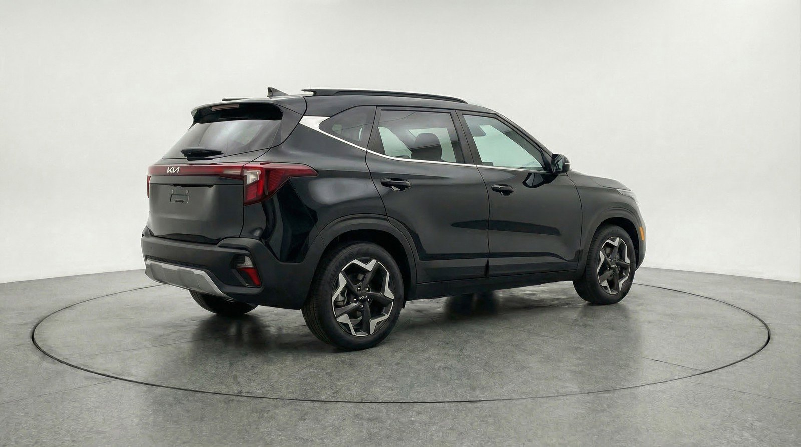 Used 2025 Kia Seltos S FWD image 9
