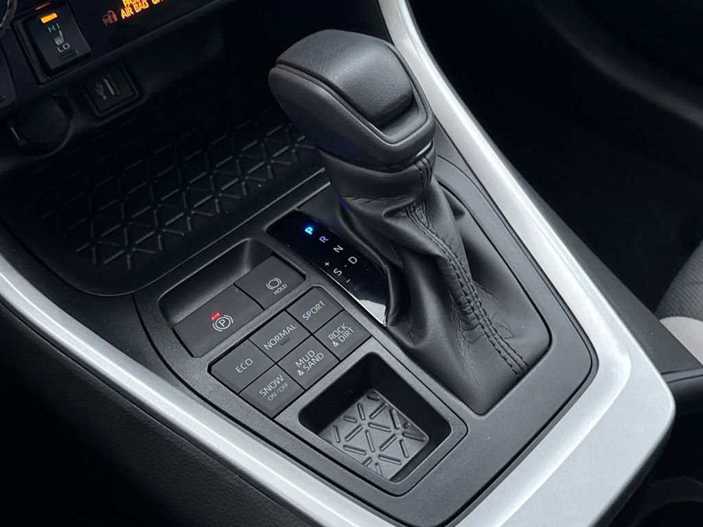 New 2025 Toyota RAV4 XLE image 27