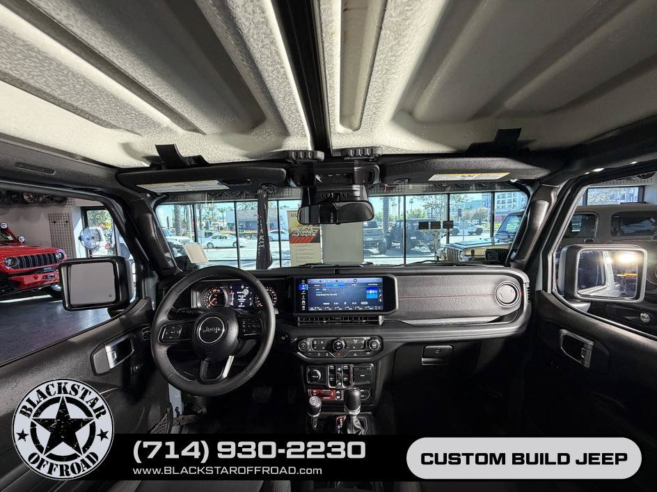 Used 2025 Jeep Wrangler Unlimited Rubicon w/ Convenience Group AWD/4WD image 19