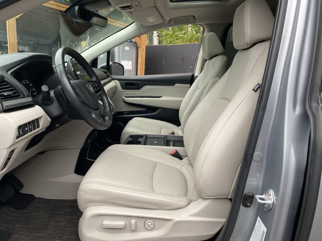 Used 2025 Honda Odyssey EX-L image 12