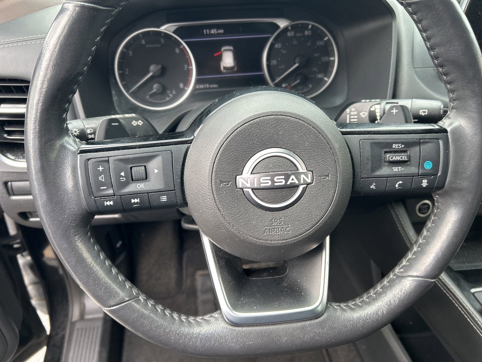 Used 2023 Nissan Rogue SL image 10