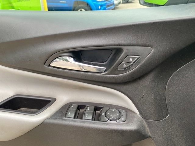 Used 2018 Chevrolet Equinox LS FWD image 28