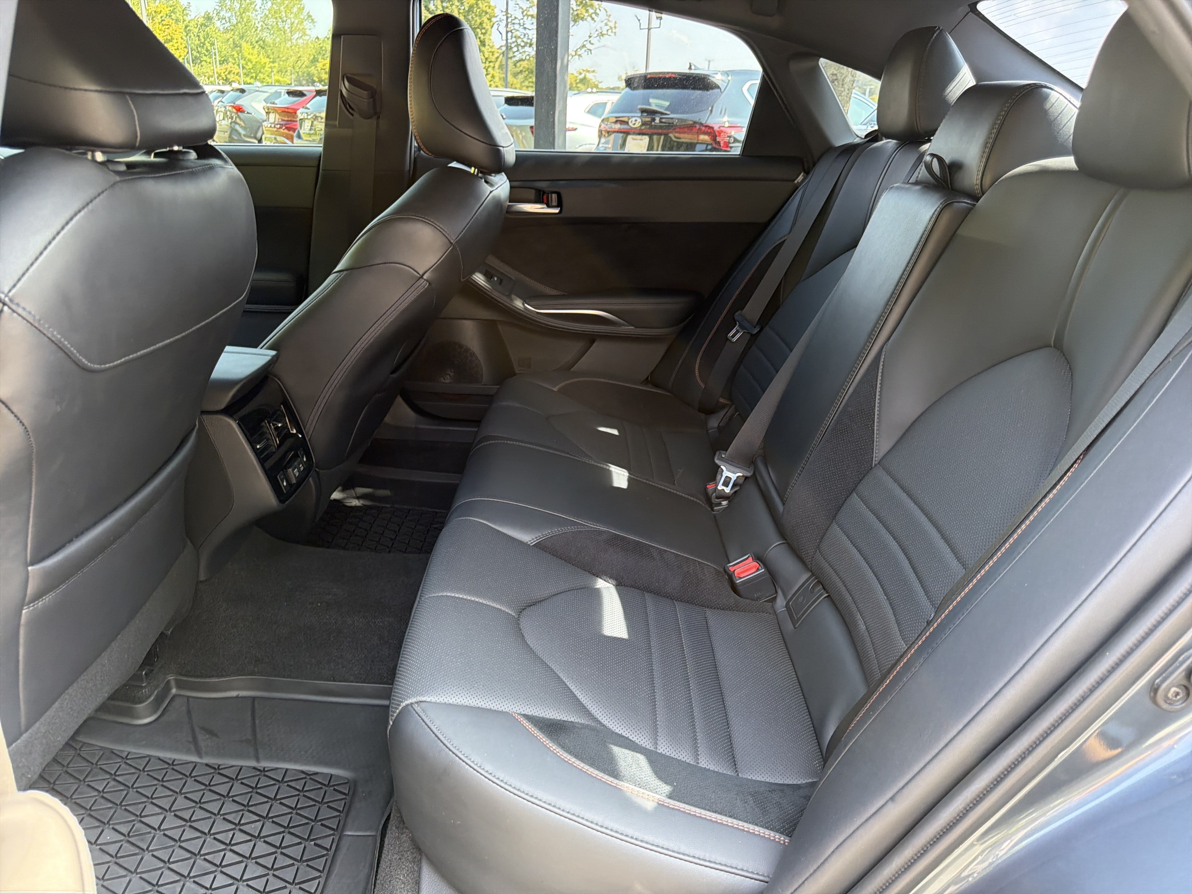Used 2022 Toyota Avalon Touring w/ Advanced Safety Package FWD image 20