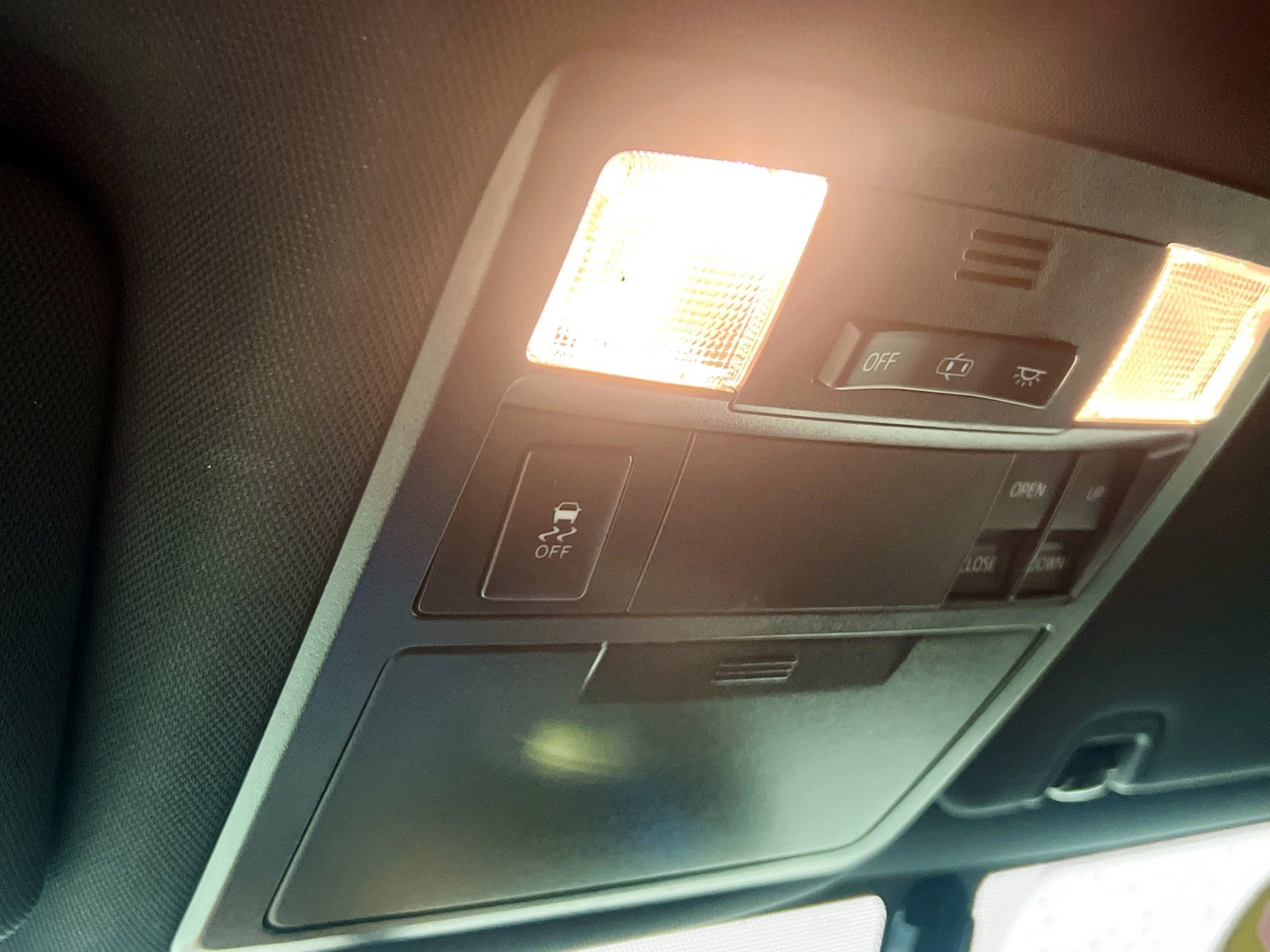 Used 2017 Toyota Tacoma Limited image 22