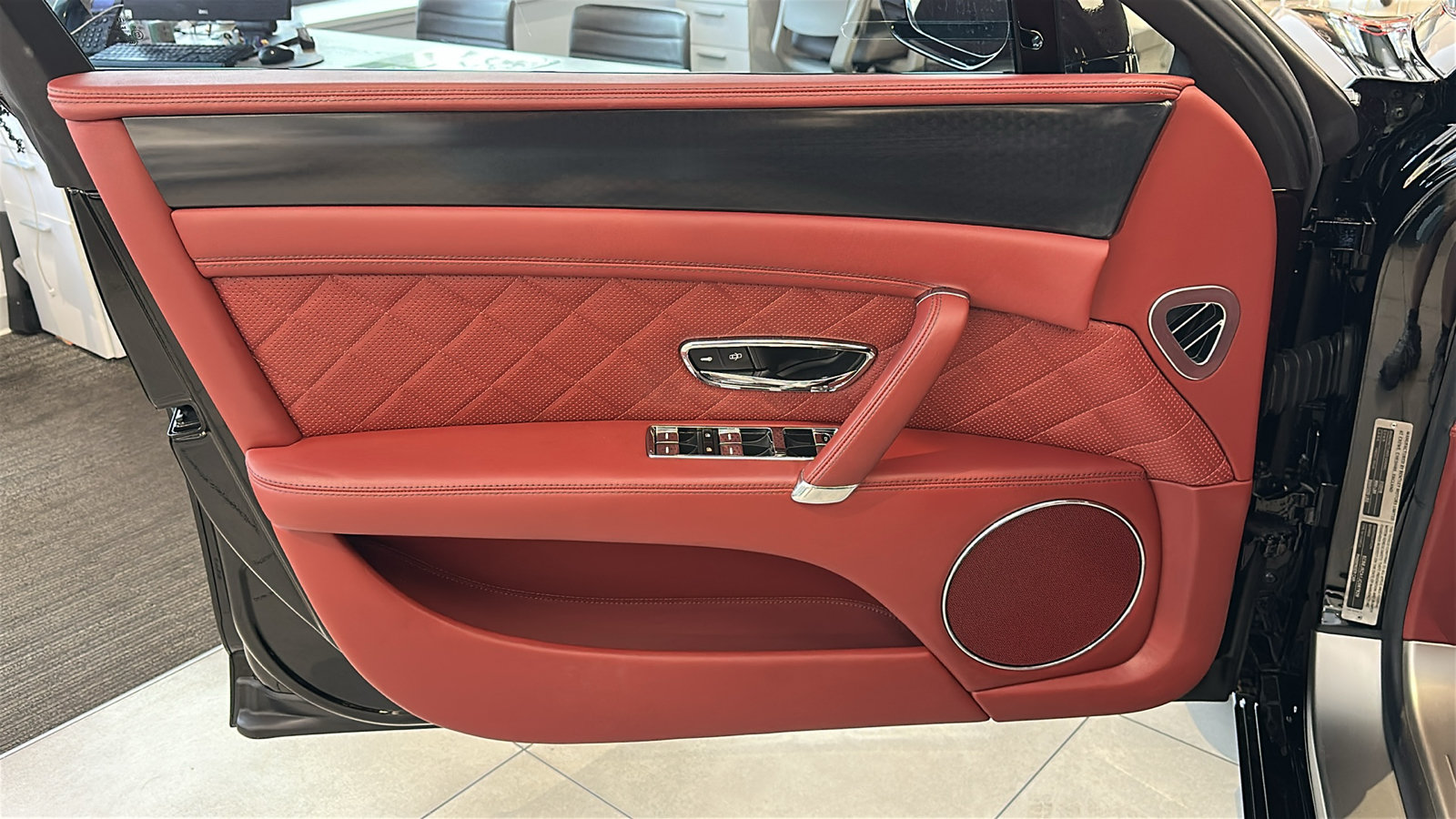 Used 2018 Bentley Flying Spur S W12 AWD/4WD image 17